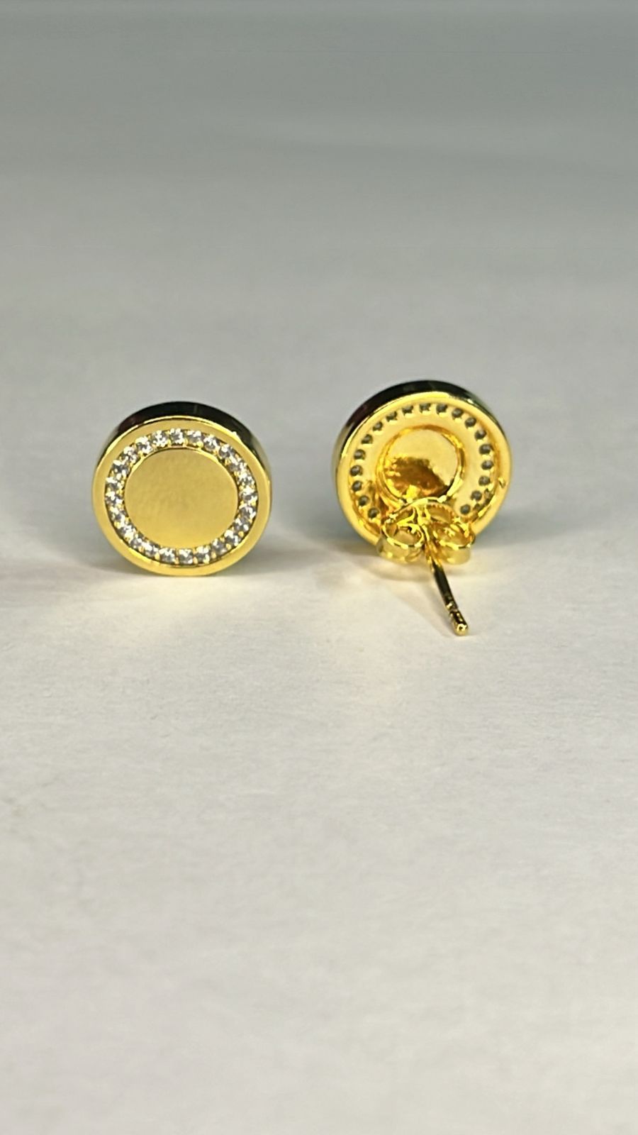 Brinco Dourado Círculo de Luz