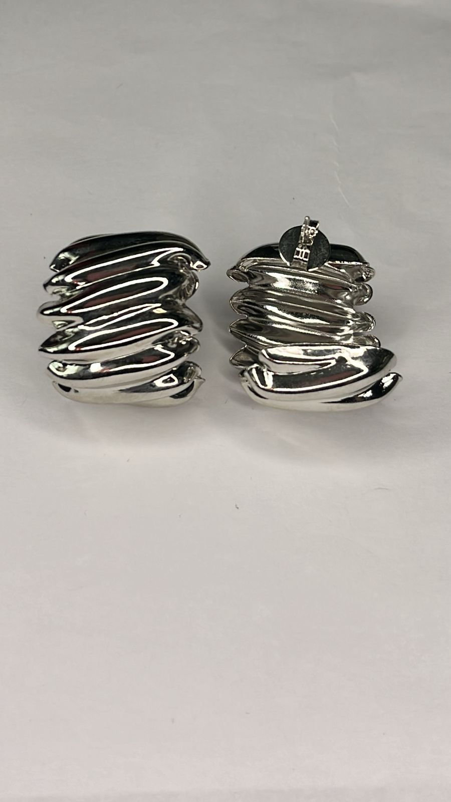 Brinco Textura Ondulada Sculptural