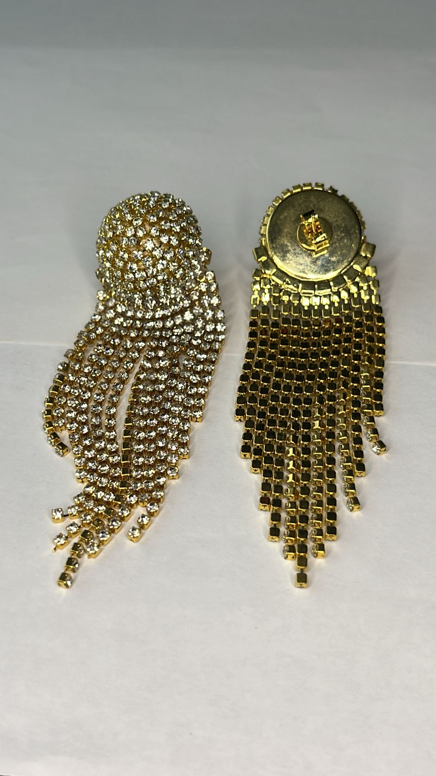 Brinco cascata de brilhos