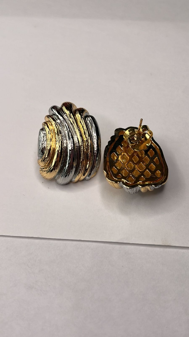 Brinco botão bicolor