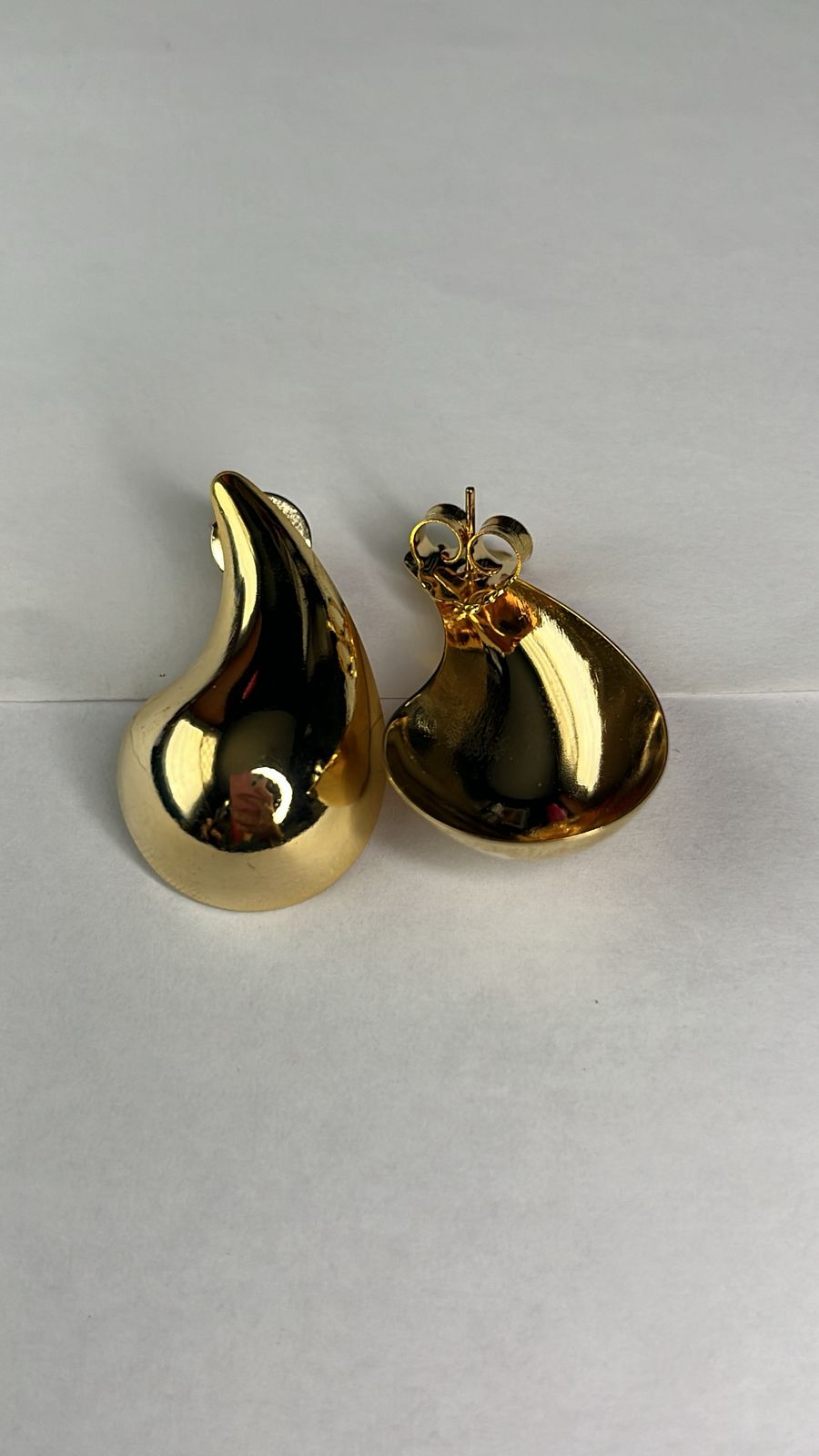 Brinco Gota Dourada Luxe