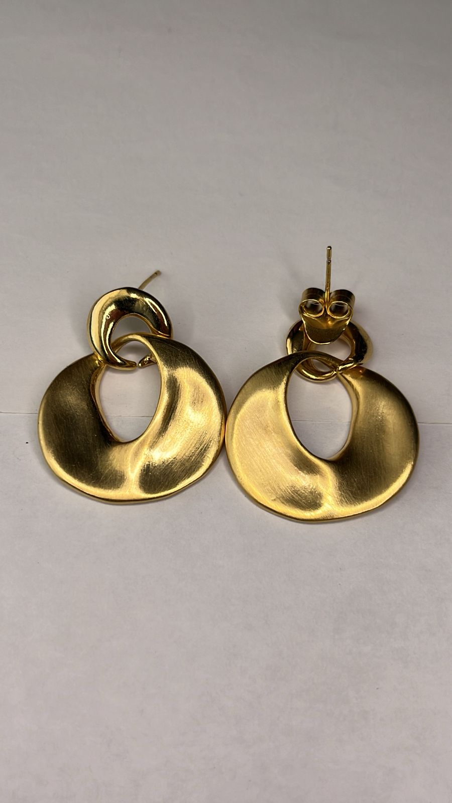 Brinco Escultura de Ouro Orgânica Fosca