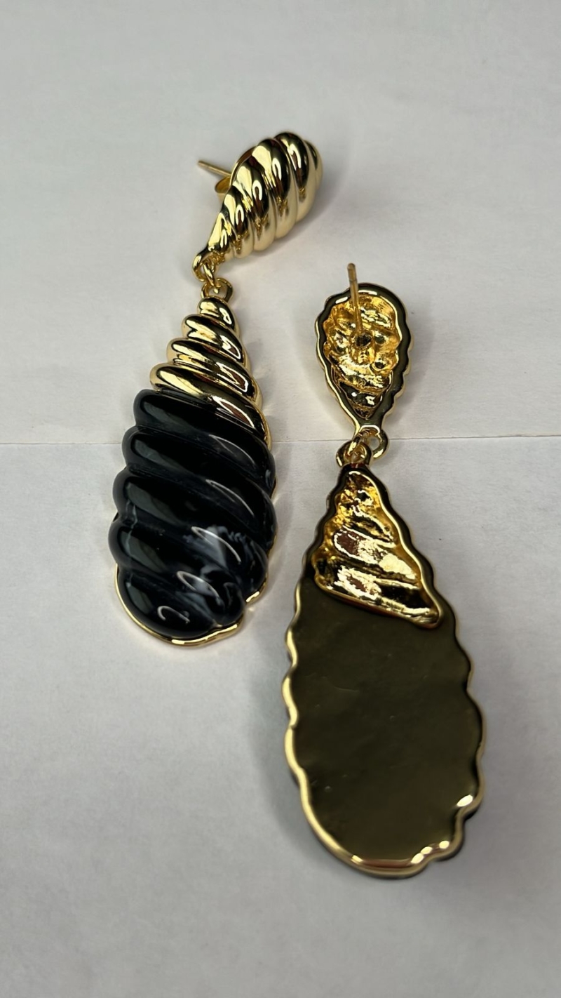 Brinco Caracol Black & Gold